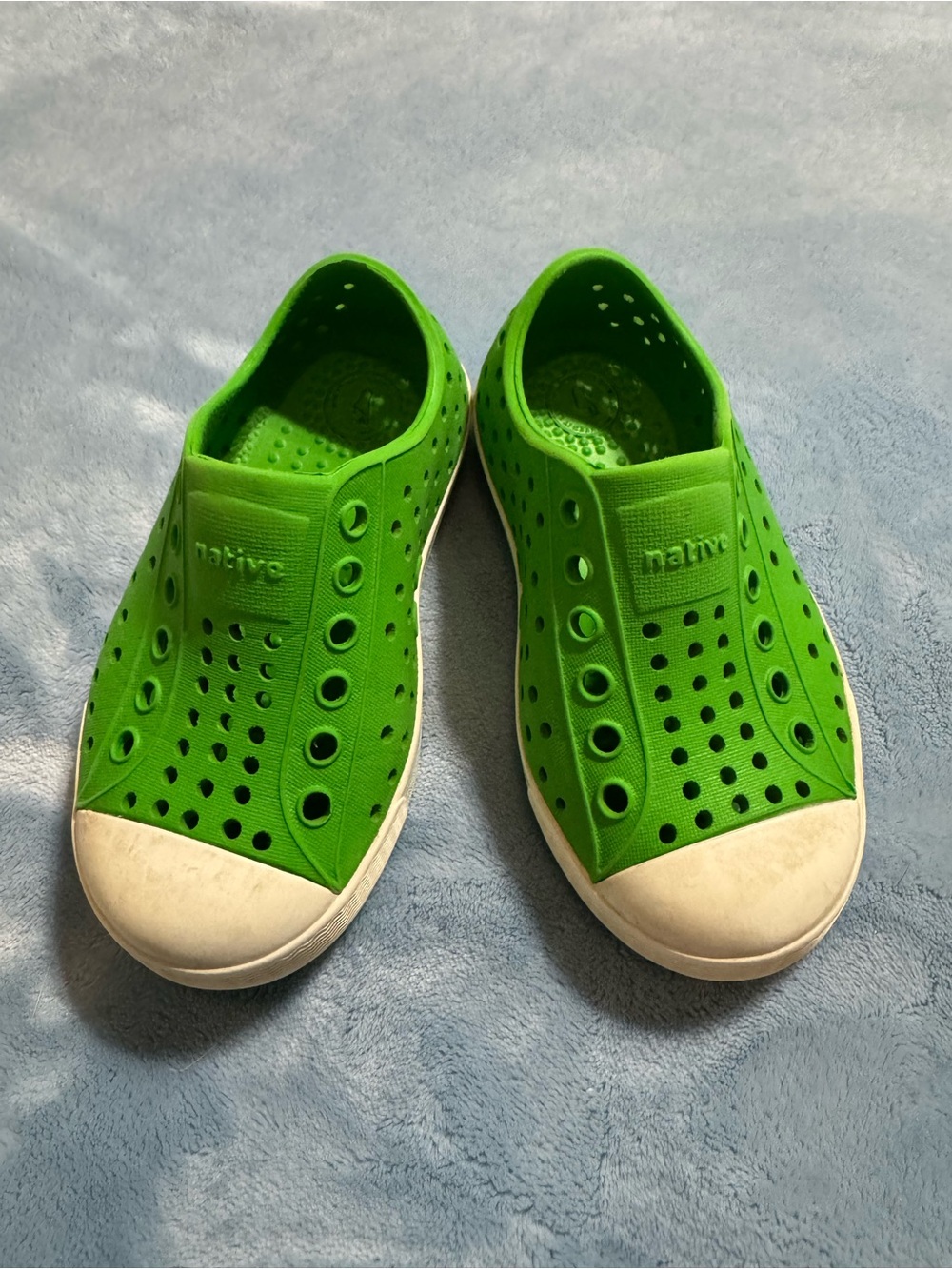 Native Jefferson Slip-On Kids Shoes in Bright Green